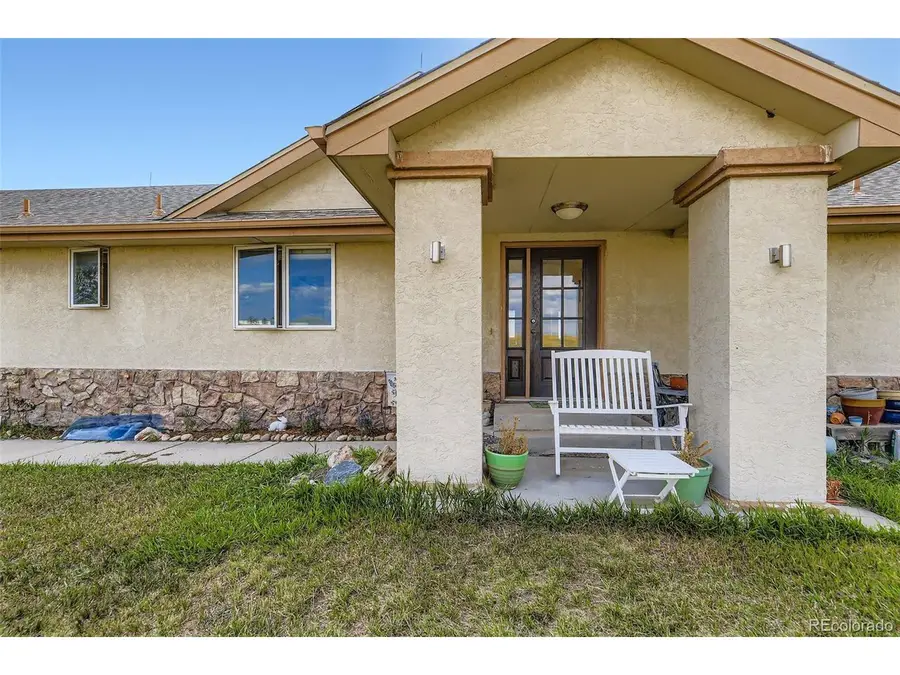 5228 Richards Ct, Elizabeth, CO 80107 - Image #2