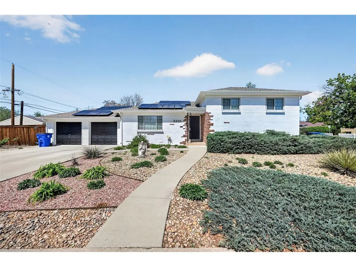 2201 Oakland St, Aurora, CO 80010 - #1