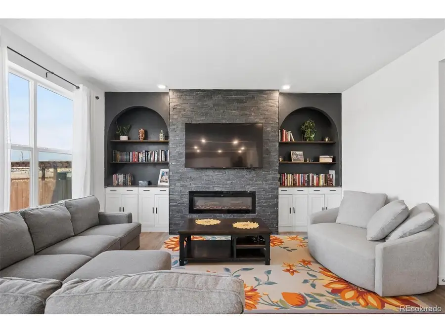 46541 Sunrise Ct, Bennett, CO 80102 - #2