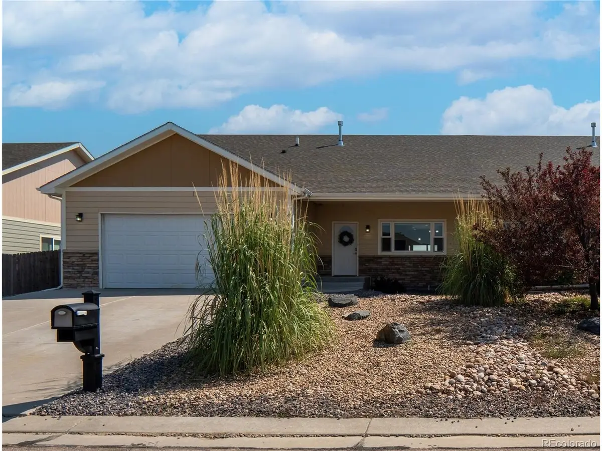 1050 Viewridge Rd, Bennett, CO 80102 - #1