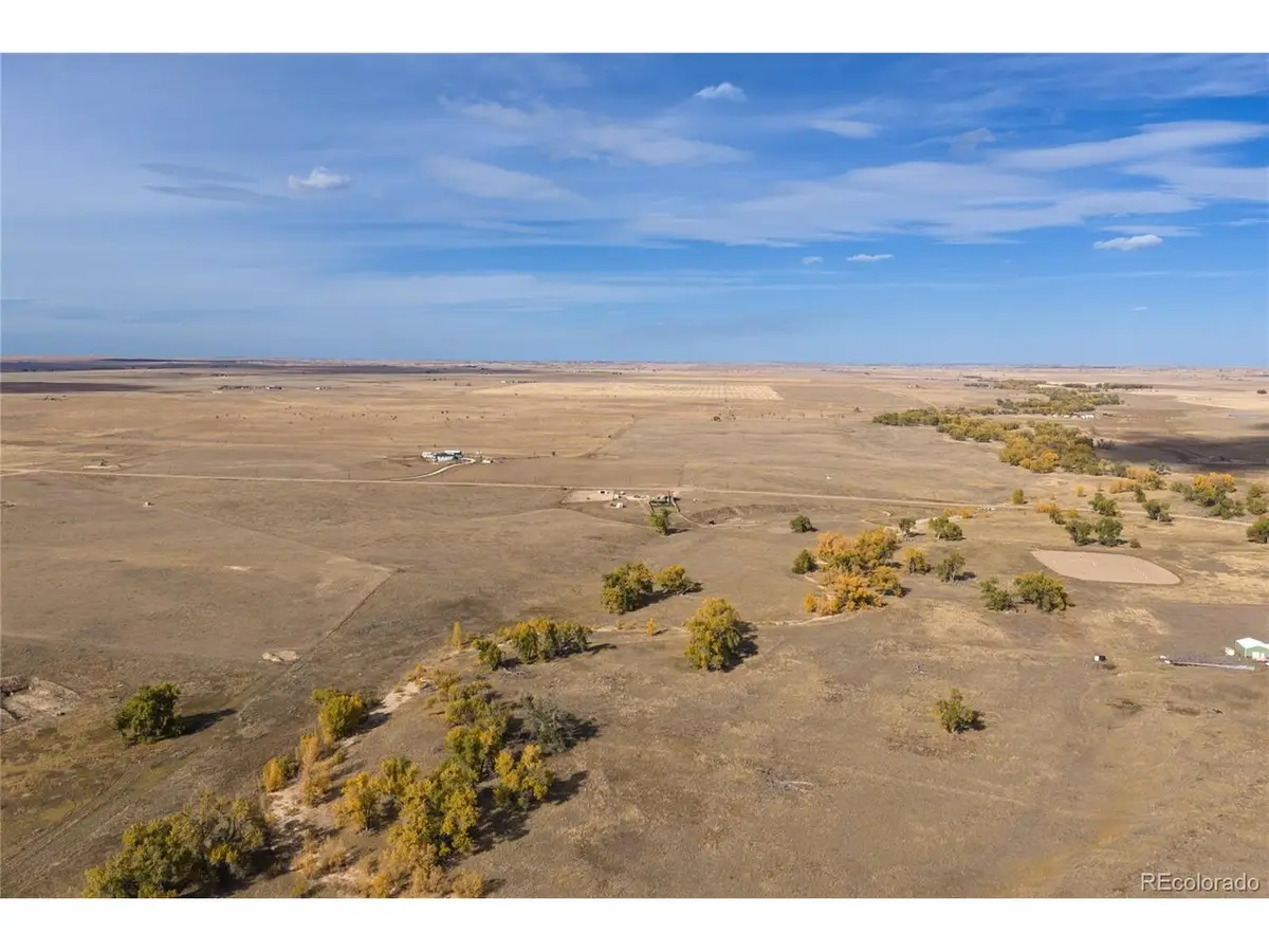 45395 Wolf Creek Dr, Bennett, CO 80102 - #1