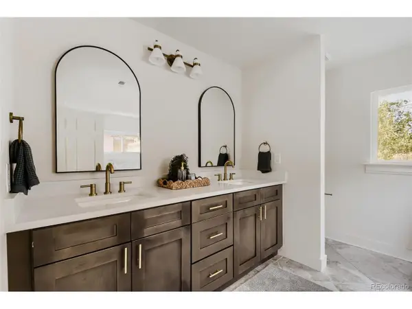 1174 Quentin St, Aurora, CO 80011