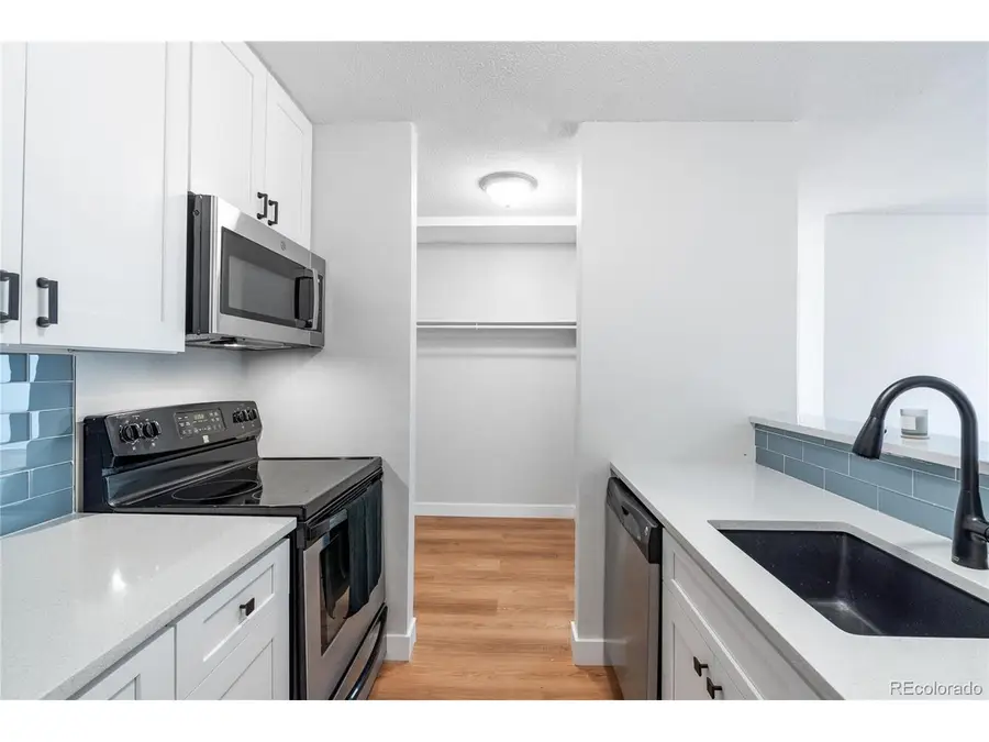 2231 S Vaughn Way #118B, Aurora, CO 80014 - #3