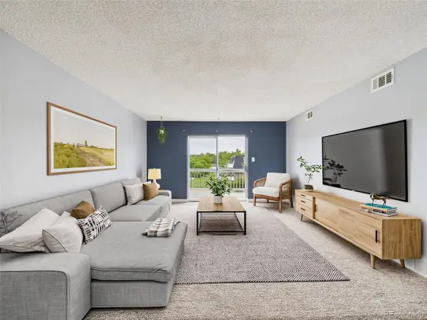190 E Highline Cir #302, Centennial, CO 80122