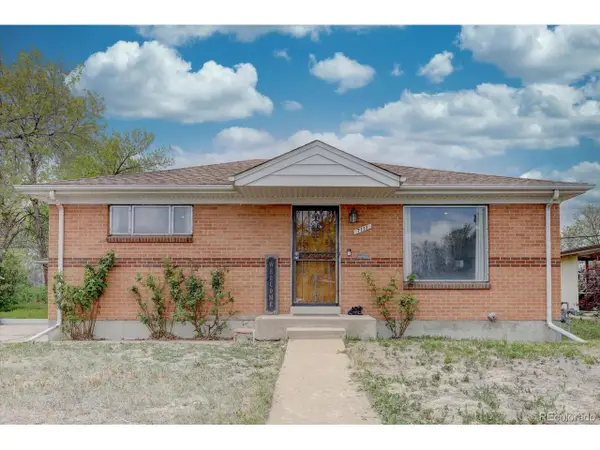 7111 Avrum Dr, Denver, CO 80221