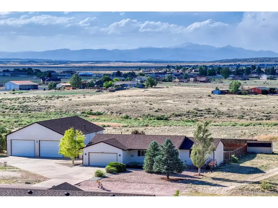 831 E Paseo Dorado Dr, Pueblo, CO 81007 - #2
