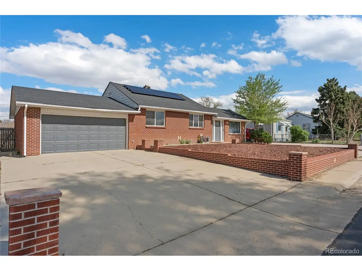 1960 Oakland St, Aurora, CO 80010 - #1