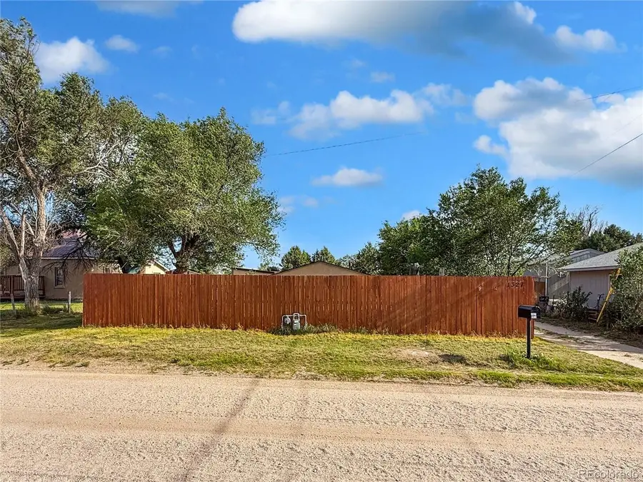 1327 Colorado St, Limon, CO 80828 - #3