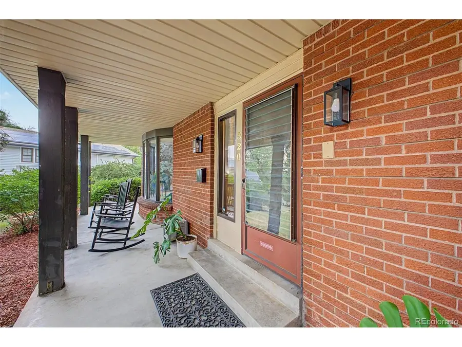 320 Oswego Ct, Aurora, CO 80010 - #2