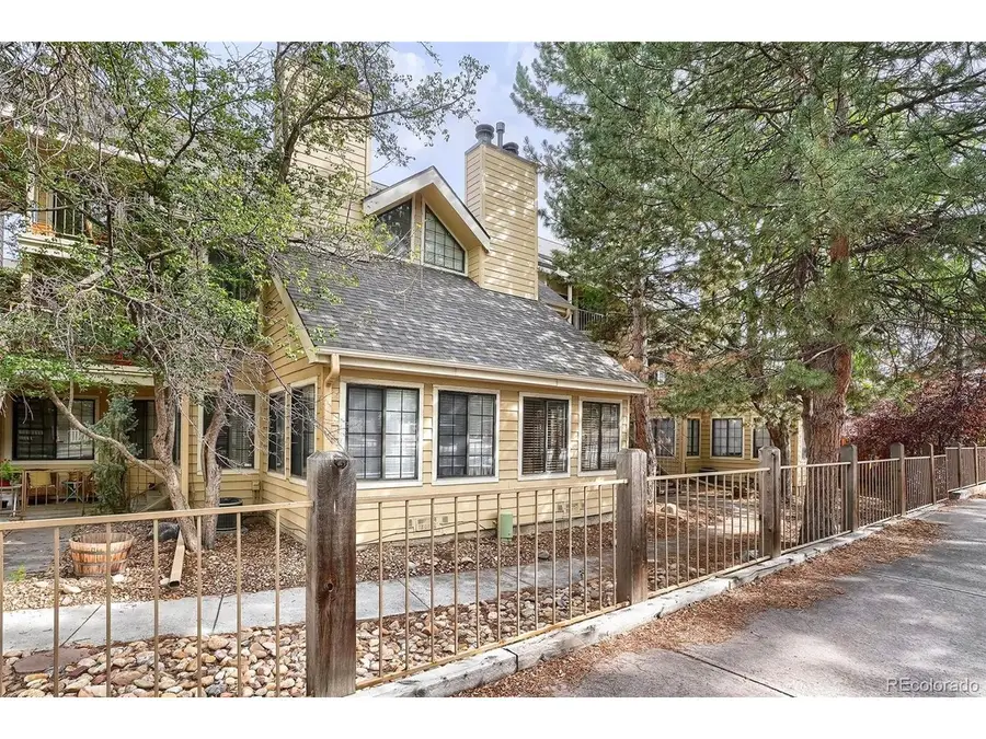 980 S Dahlia St #A, Glendale, CO 80246 - #3