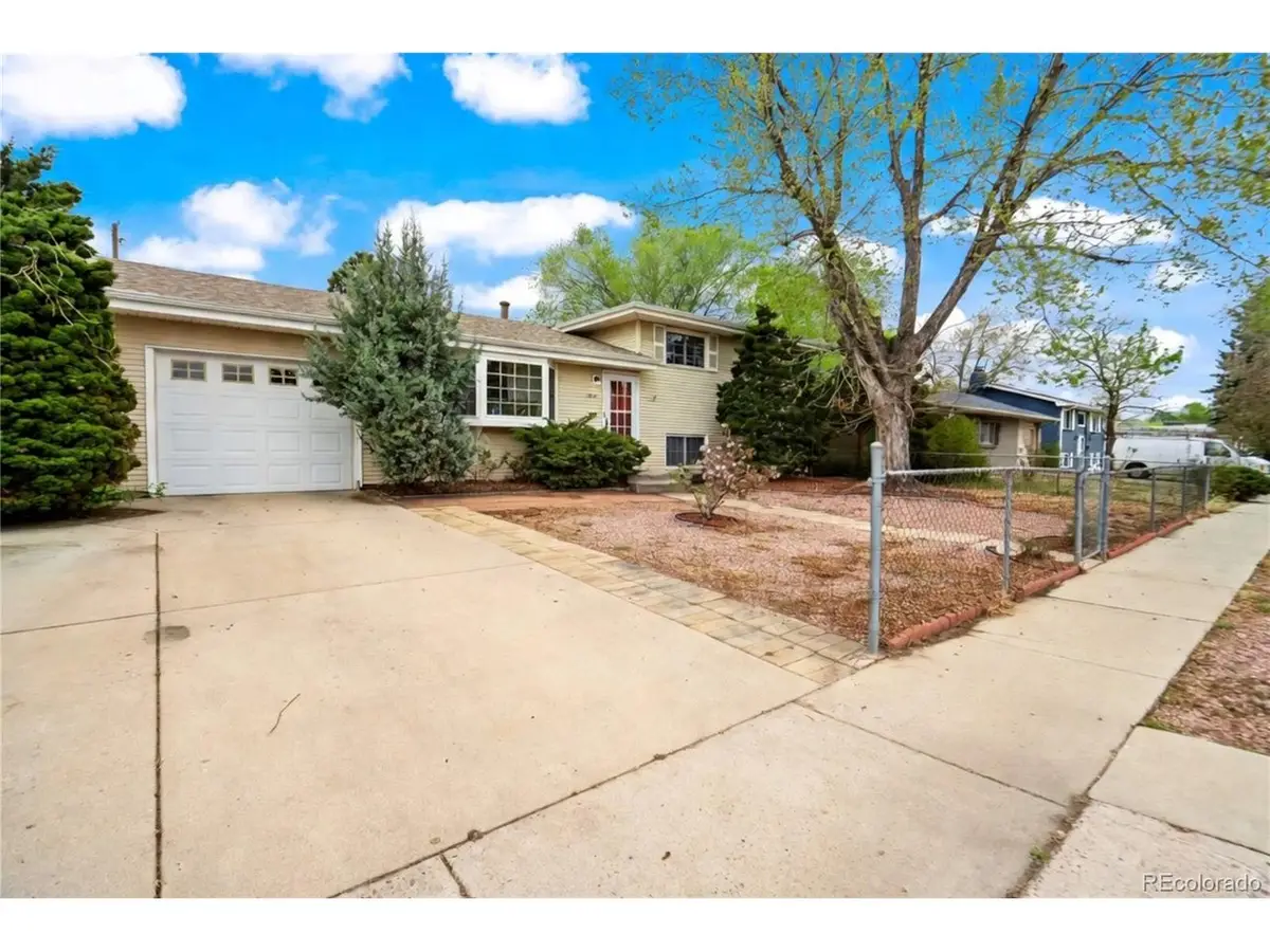 1610 Dixon Dr, Colorado Springs, CO 80909 - #1