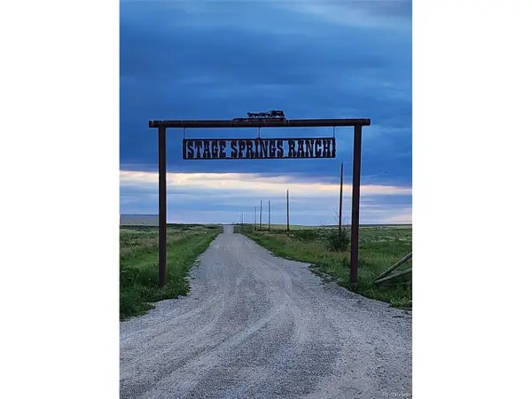 5706 S Juliet Ct, Strasburg, CO 80136