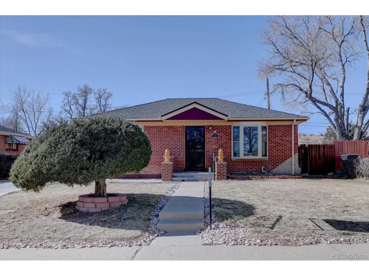 7141 Raritan St, Denver, CO 80221 - #1