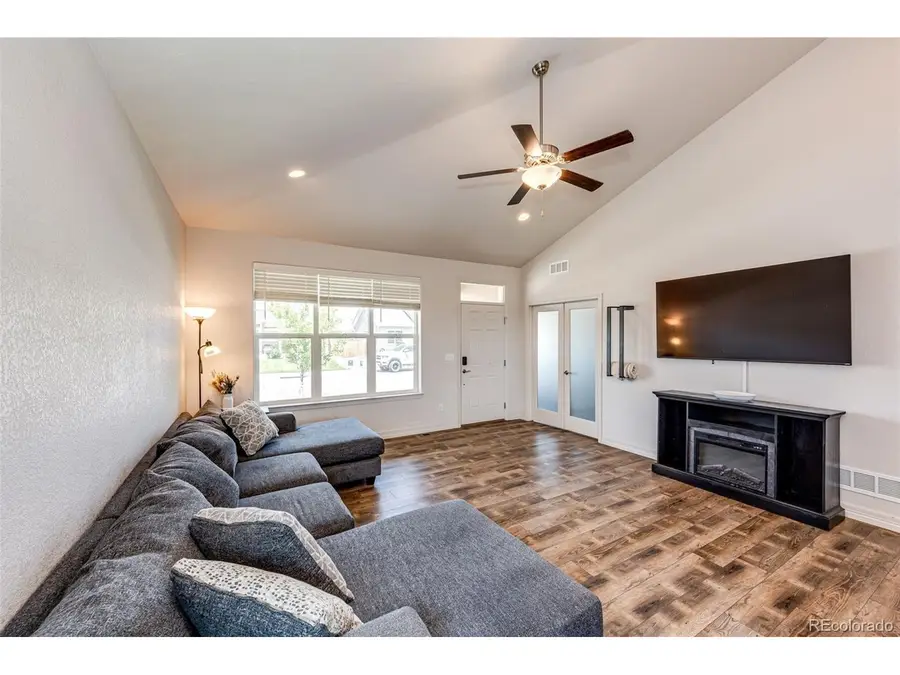 56428 E 22nd Pl, Strasburg, CO 80136 - #3