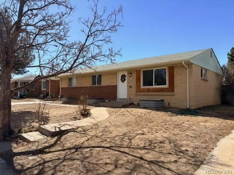 517 Florence St, Aurora, CO 80010 - #2