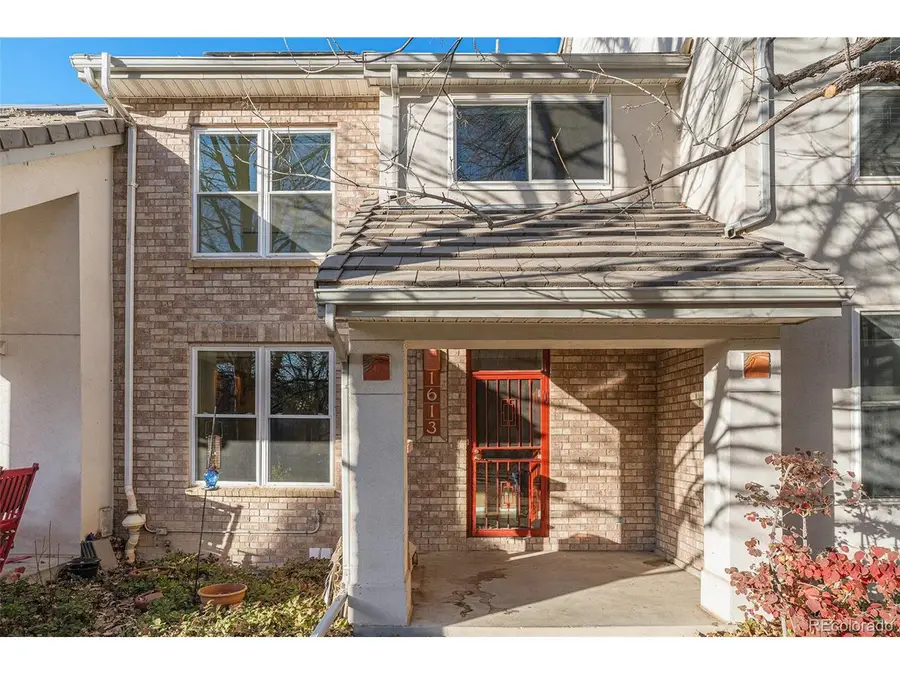 1613 W Canal Ct, Littleton, CO 80120 - Image #3