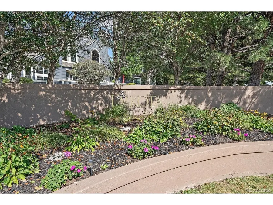 10868 W Dumbarton Dr, Littleton, CO 80127 - #2