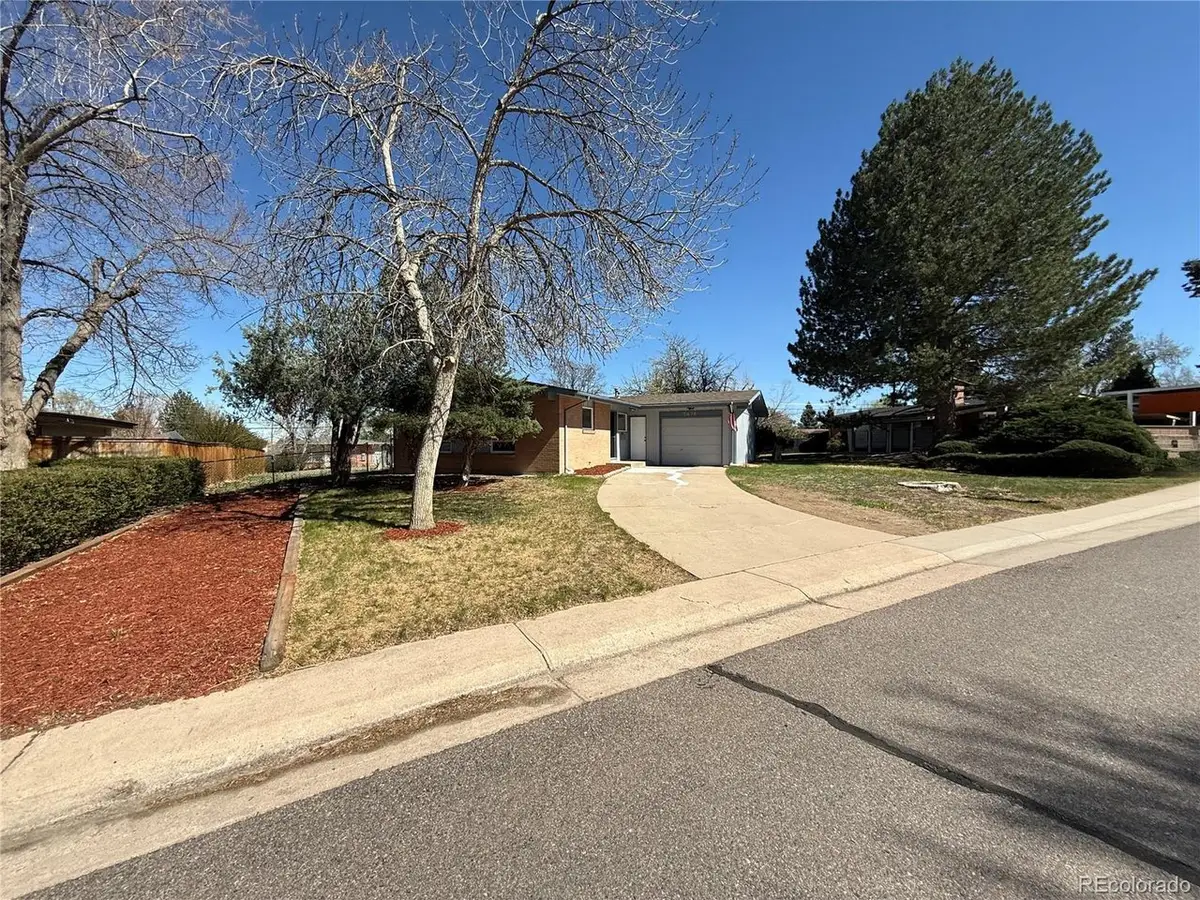 5674 W Chestnut Ave, Littleton, CO 80128 - #1