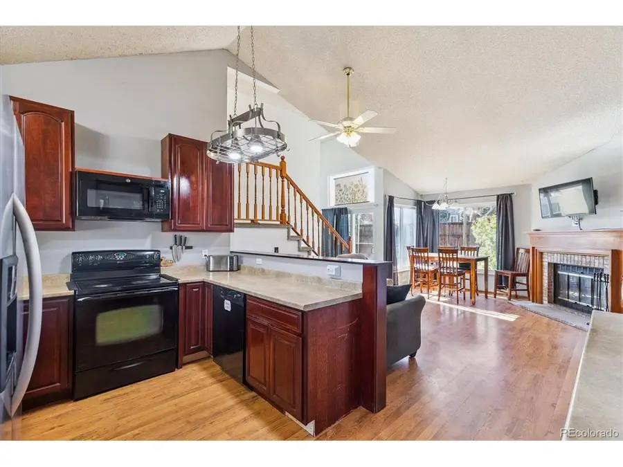 1065 S Lindsey St, Castle Rock, CO 80104 - #2