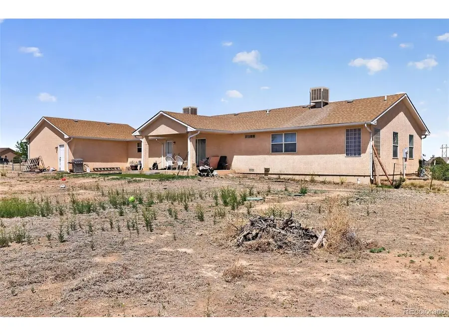 971 S Los Charros Dr, Pueblo, CO 81007 - #2