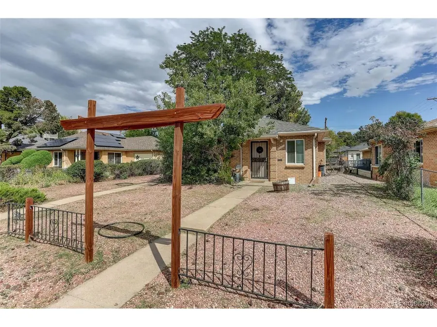 2308 Newport St, Denver, CO 80207 - #2
