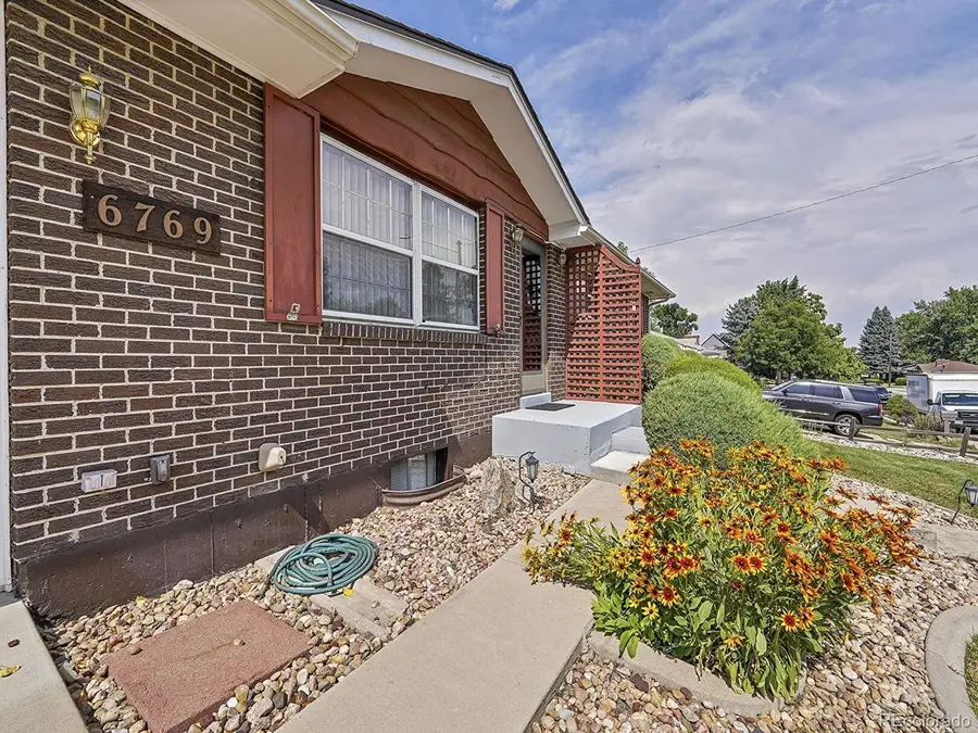6769 W 70th Ave, Arvada, CO 80003 - #2