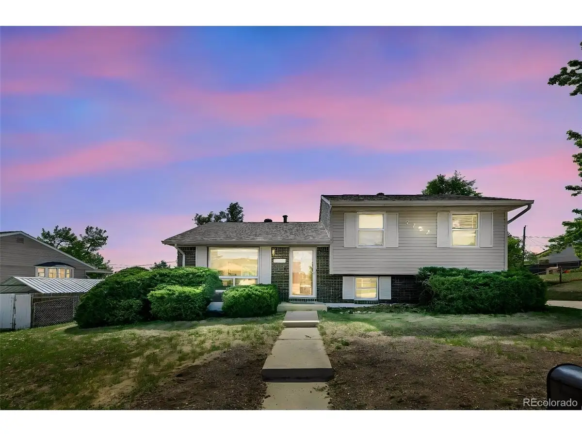 7752 Saulsbury St, Arvada, CO 80003 - #1