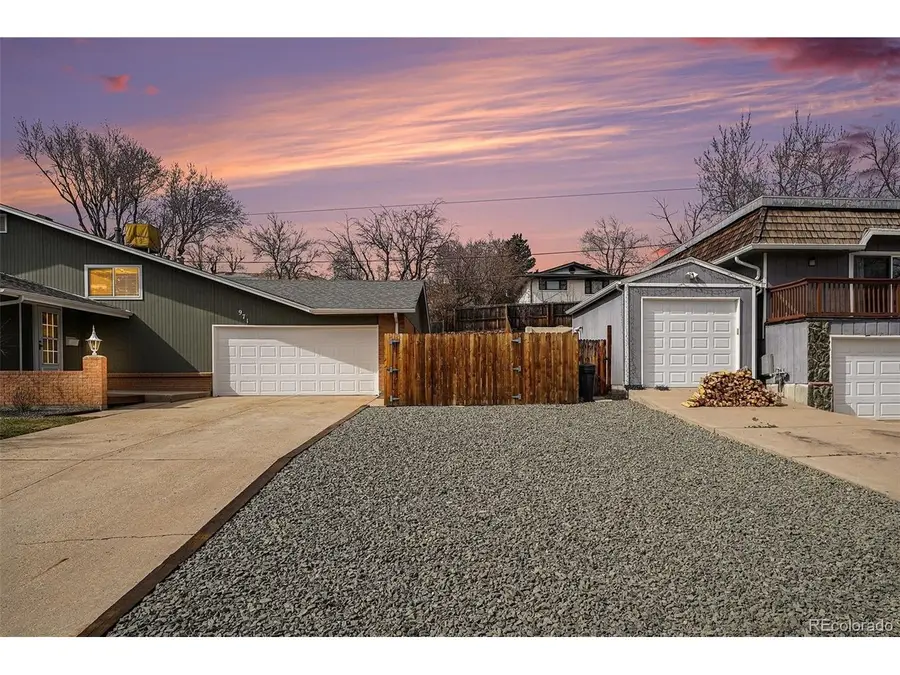 971 S Arbutus St, Lakewood, CO 80228 - #2