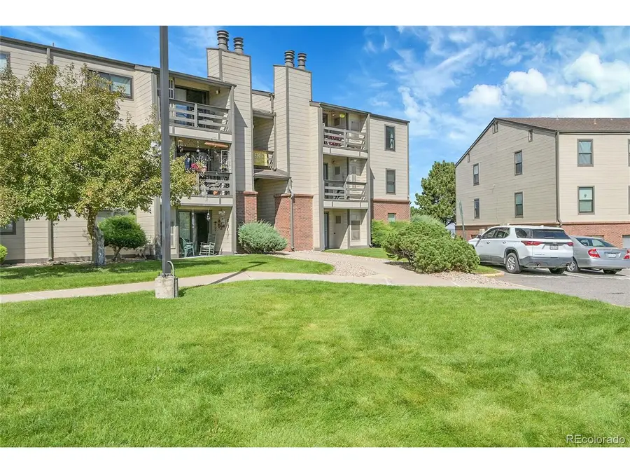539 Wright St #301, Lakewood, CO 80228 - Image #2