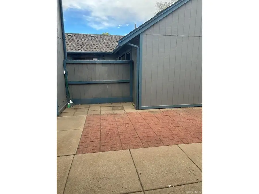 2490 S Worchester Ct #B, Aurora, CO 80014 - #2