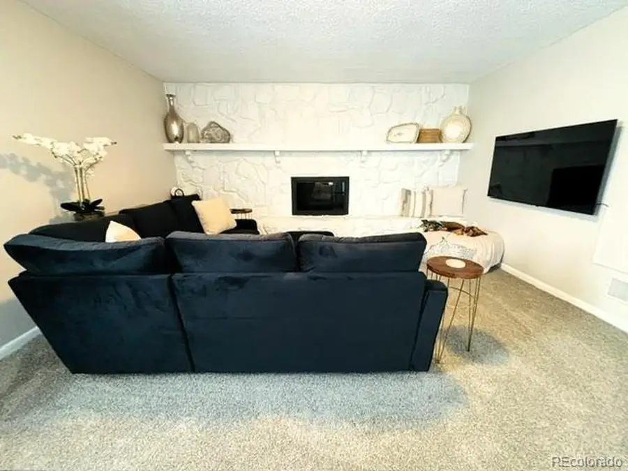 822 Geneva St, Aurora, CO 80010 - #2