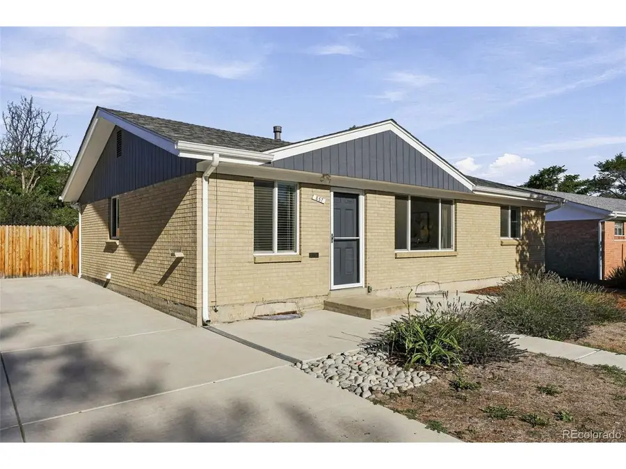 857 Iola St, Aurora, CO 80010 - #2