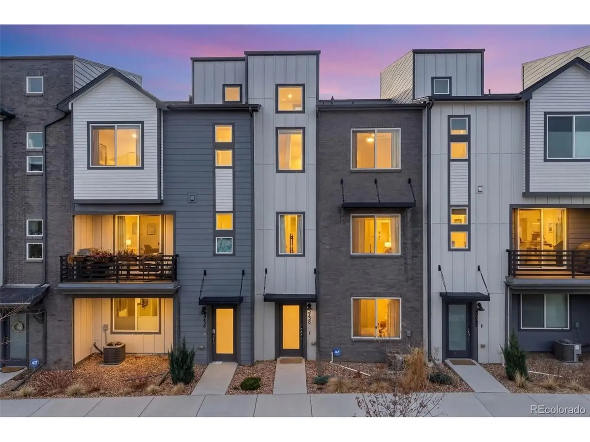 5738 Vivian St, Arvada, CO 80002 - #1