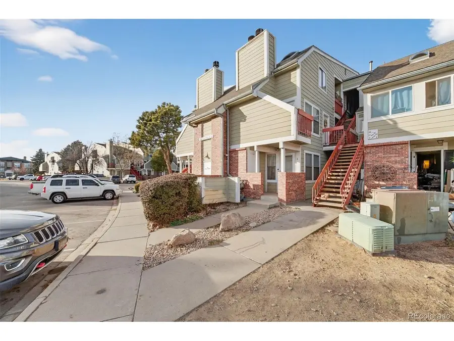 912 S Dearborn Way #4, Aurora, CO 80012 - Image #2