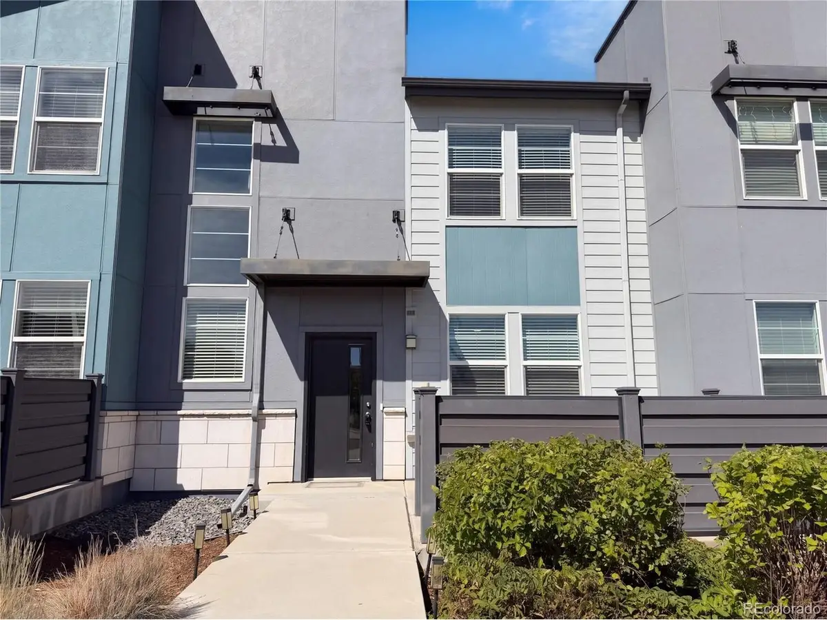 16271 Bolling Dr, Denver, CO 80239 - #1