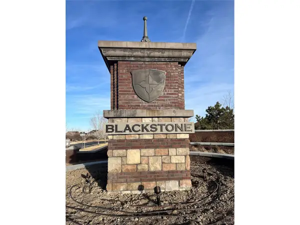 27105 E Long Pl, Aurora, CO 80016