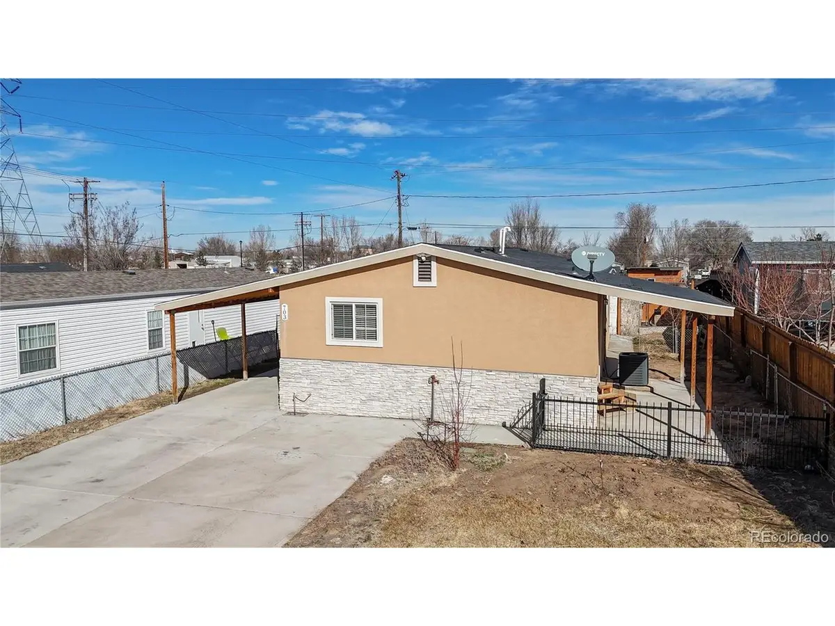 703 Locust Ave, Lochbuie, CO 80603 - #1