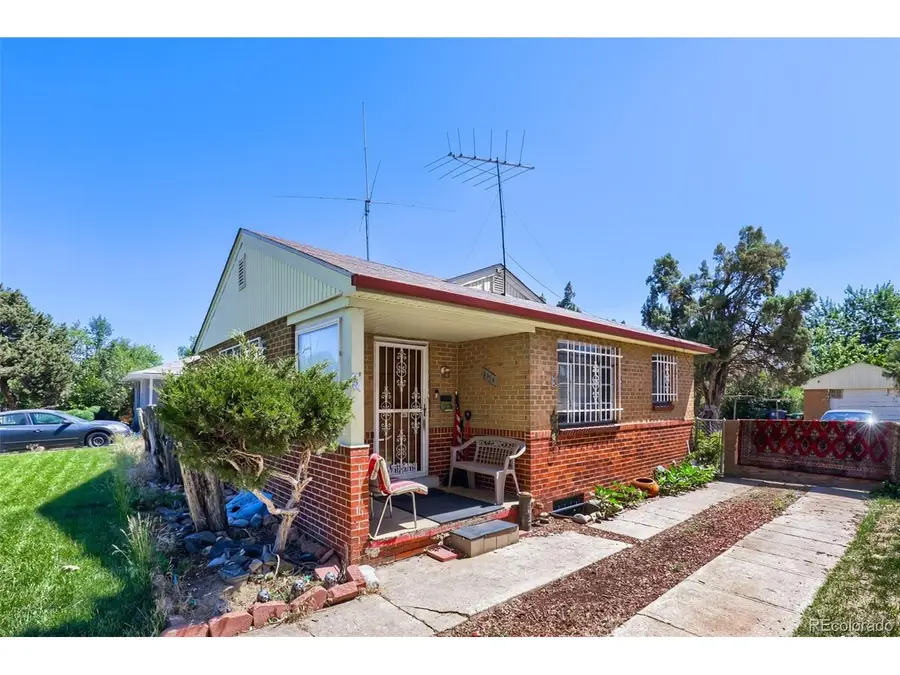 3058 Ivanhoe St, Denver, CO 80207 - #2