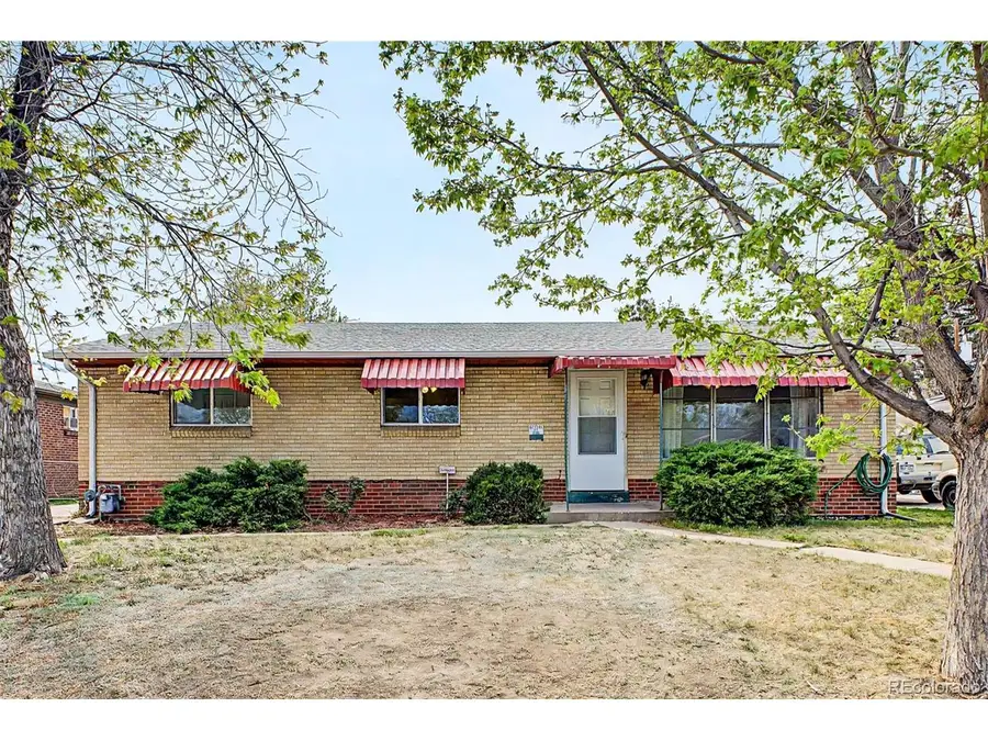 565 Florence St, Aurora, CO 80010 - #2