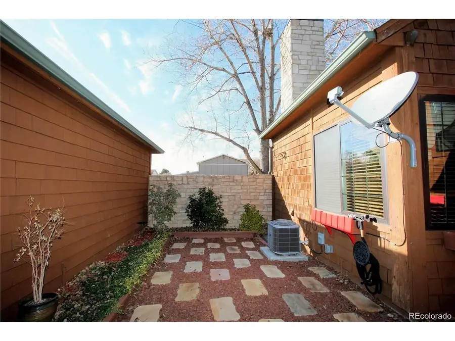 12106 E 2nd Dr, Aurora, CO 80011 - Image #2