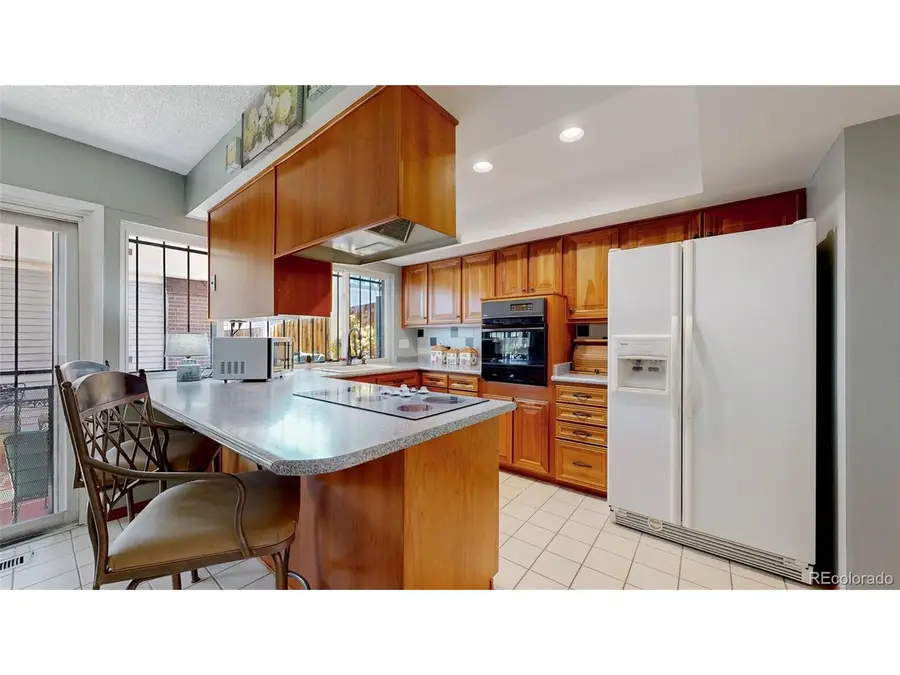 663 S Xenon Ct, Lakewood, CO 80228 - Image #3