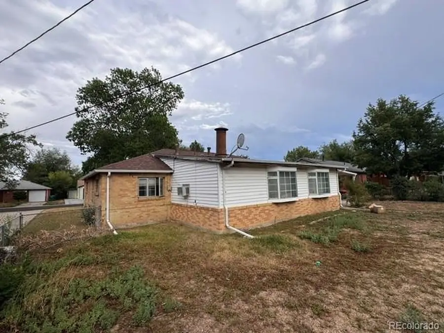 967 Scranton St, Aurora, CO 80011 - #2