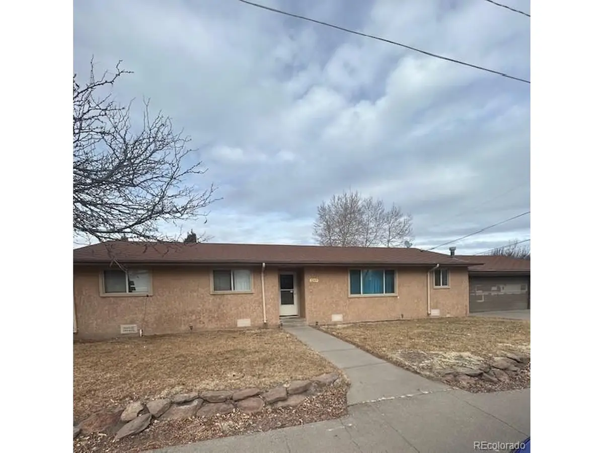 2209 Clark St, Alamosa, CO 81101 - #1