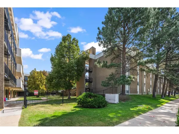 384 S Ironton St #201, Aurora, CO 80012