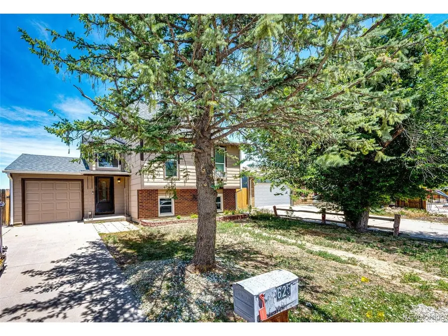 625 Madison Way, Bennett, CO 80102 - #3