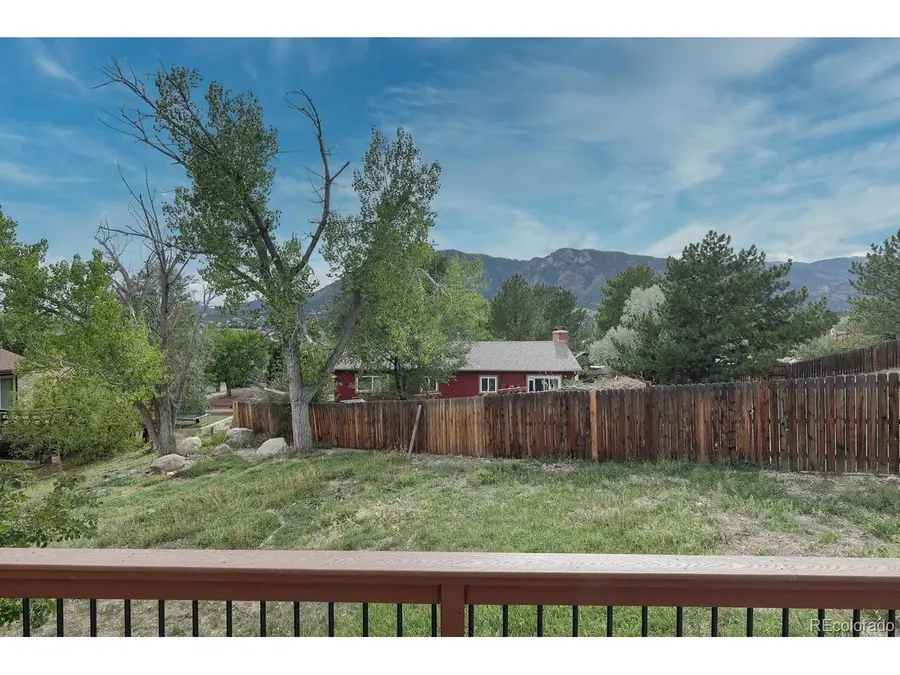 3660 Suncrest Ct, Colorado Springs, CO 80906 - #3
