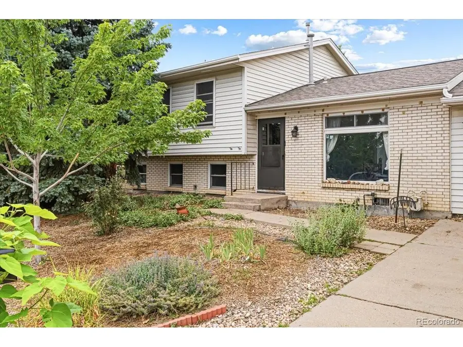 9755 Elizabeth St, Thornton, CO 80229 - #2