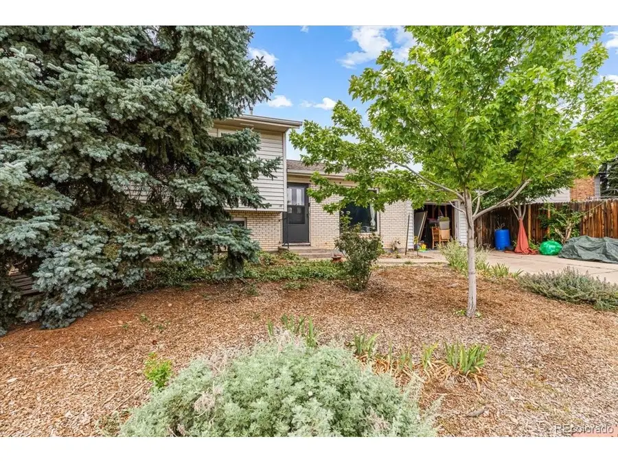 9755 Elizabeth St, Thornton, CO 80229 - #3