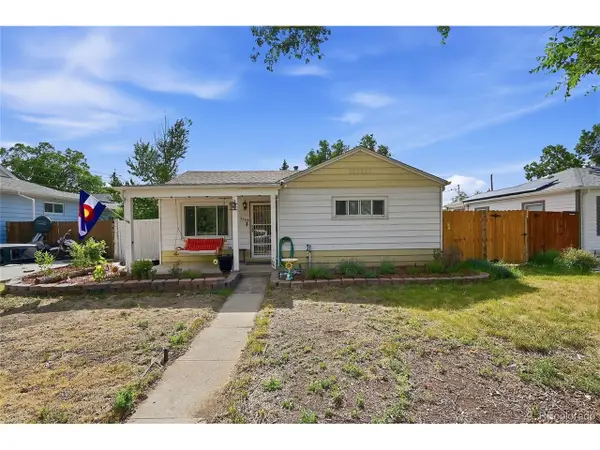 2309 Newark St, Aurora, CO 80010