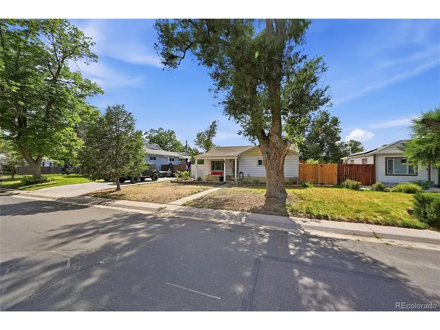 2309 Newark St, Aurora, CO 80010 - #3